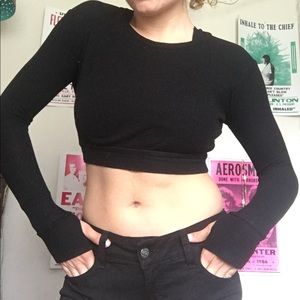 Black long sleeve crop top